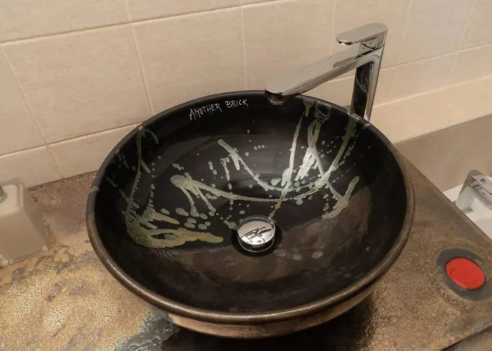 Another Brick In The Vault Apartament *